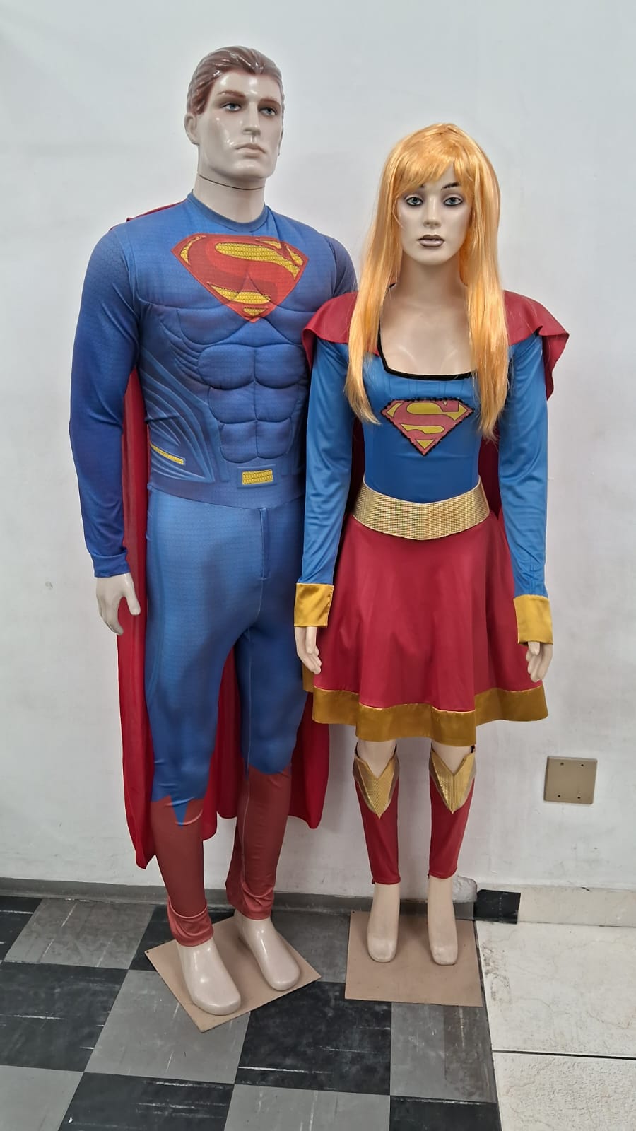 Super Homem Suplex e Super Mulher Vestido 